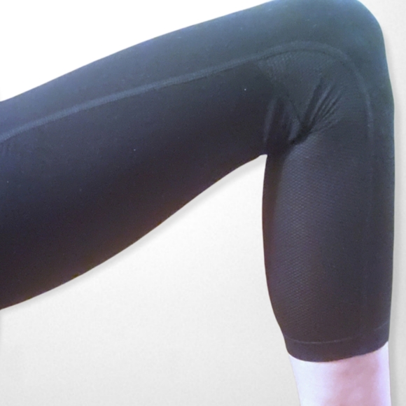 'Nike Dri-Fit Crop Mesh Leggings - Black - XS - Picture 5 of 11